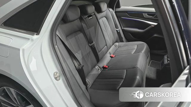 Audi A6 (C8) 2021 Белый из Кореи, фото 3