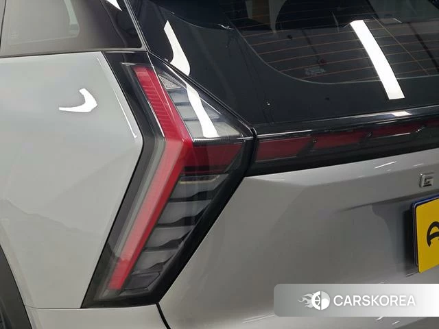 Geely Automobile Boyue L 2023 Серебристо-серый из Китая, фото 3