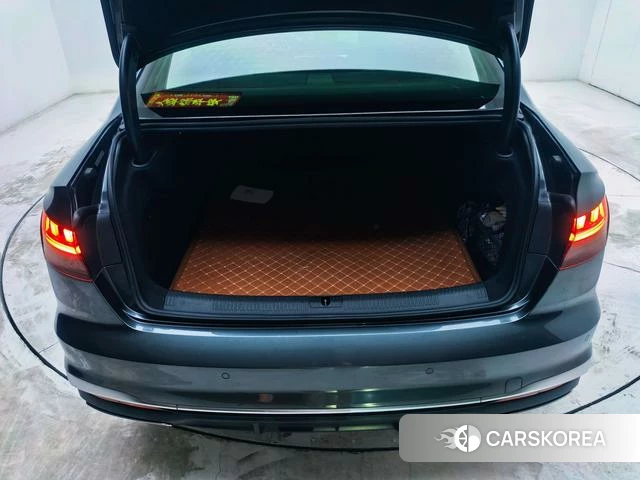 Audi A4L 2022 Темно-серый из Китая, фото 3