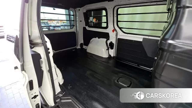 Hyundai Staria 2024 Белый из Кореи, фото 3