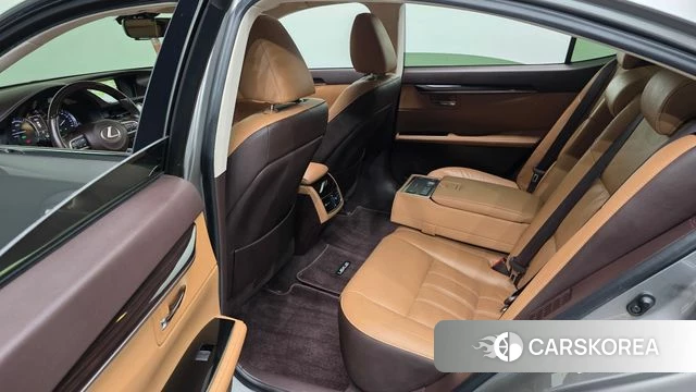 Lexus New ES300h 2018 Песочный из Кореи, фото 3
