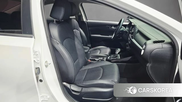 Kia The New K3 2nd generation 2022 Белый из Кореи, фото 3