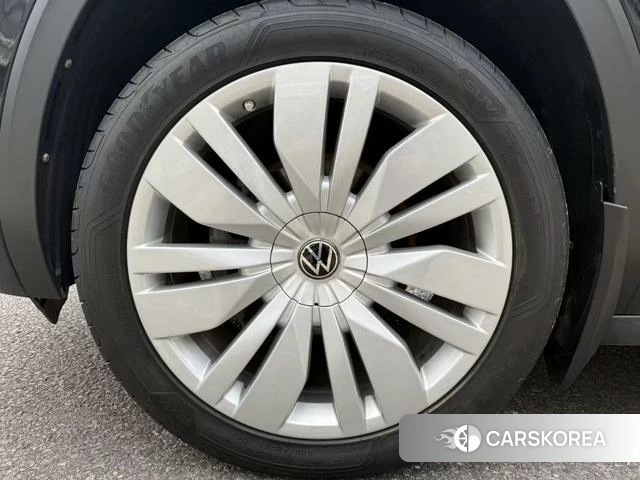 Volkswagen Tourang 2023 Черный из Китая, фото 3