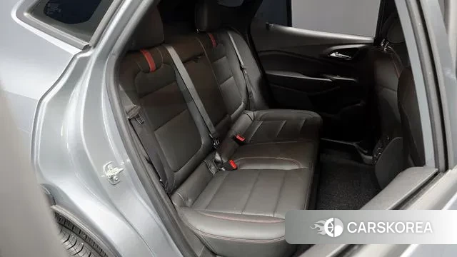 Chevrolet (GM Daewoo) Trax Crossover 2024 Серый из Кореи, фото 3