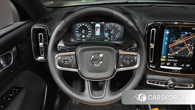 Volvo XC40 2022 Серебристо-серый из Кореи, фото 3