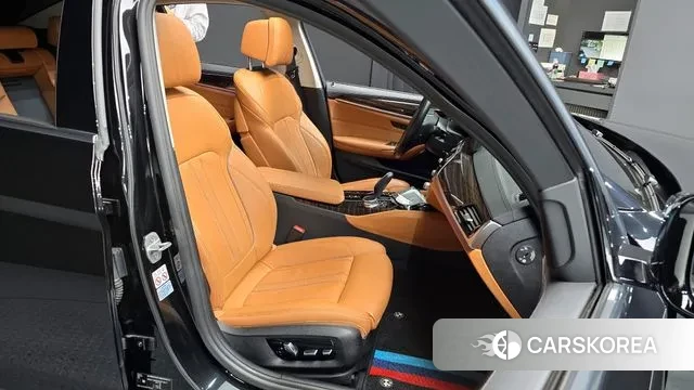 BMW 5 Series (G30) 2021 Черный из Кореи, фото 3