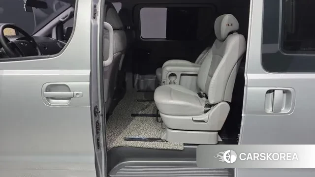 Hyundai The New Grand Starex 2019 Серебристо-серый из Кореи, фото 3