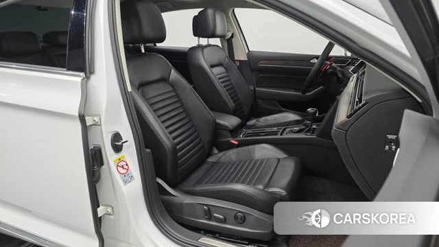 Volkswagen Passat GT (B8) 2018 Белый из Кореи, фото 3