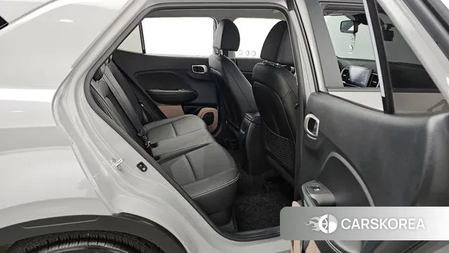 Hyundai Venue 2022 Серебристо-серый из Кореи, фото 3