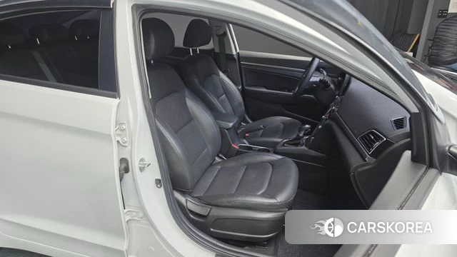 Hyundai Avante AD 2018 Белый из Кореи, фото 3