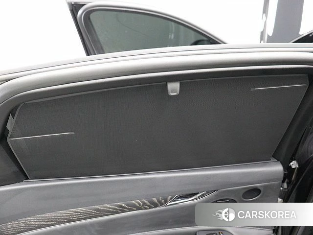 Genesis G80 (RG3) 2026 Черный из Кореи, фото 3