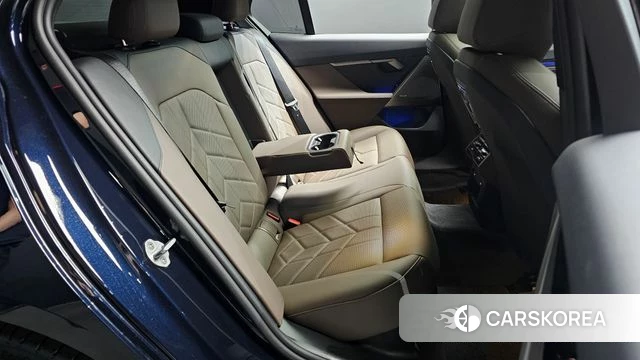 BMW 5 Series (G60) 2025 Черный из Кореи, фото 3