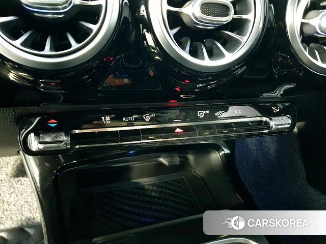 Mercedes-Benz A-Class W177 2020 Белый из Кореи, фото 3