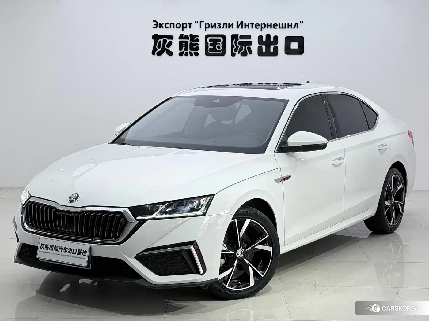 Skoda Octavia 2022 Белый из Китая, фото 3