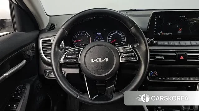 Kia Seltos 2022 Белый из Кореи, фото 3