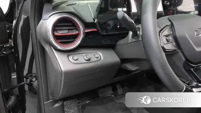 Chevrolet (GM Daewoo) Trax Crossover 2024 Черный из Кореи, фото 3