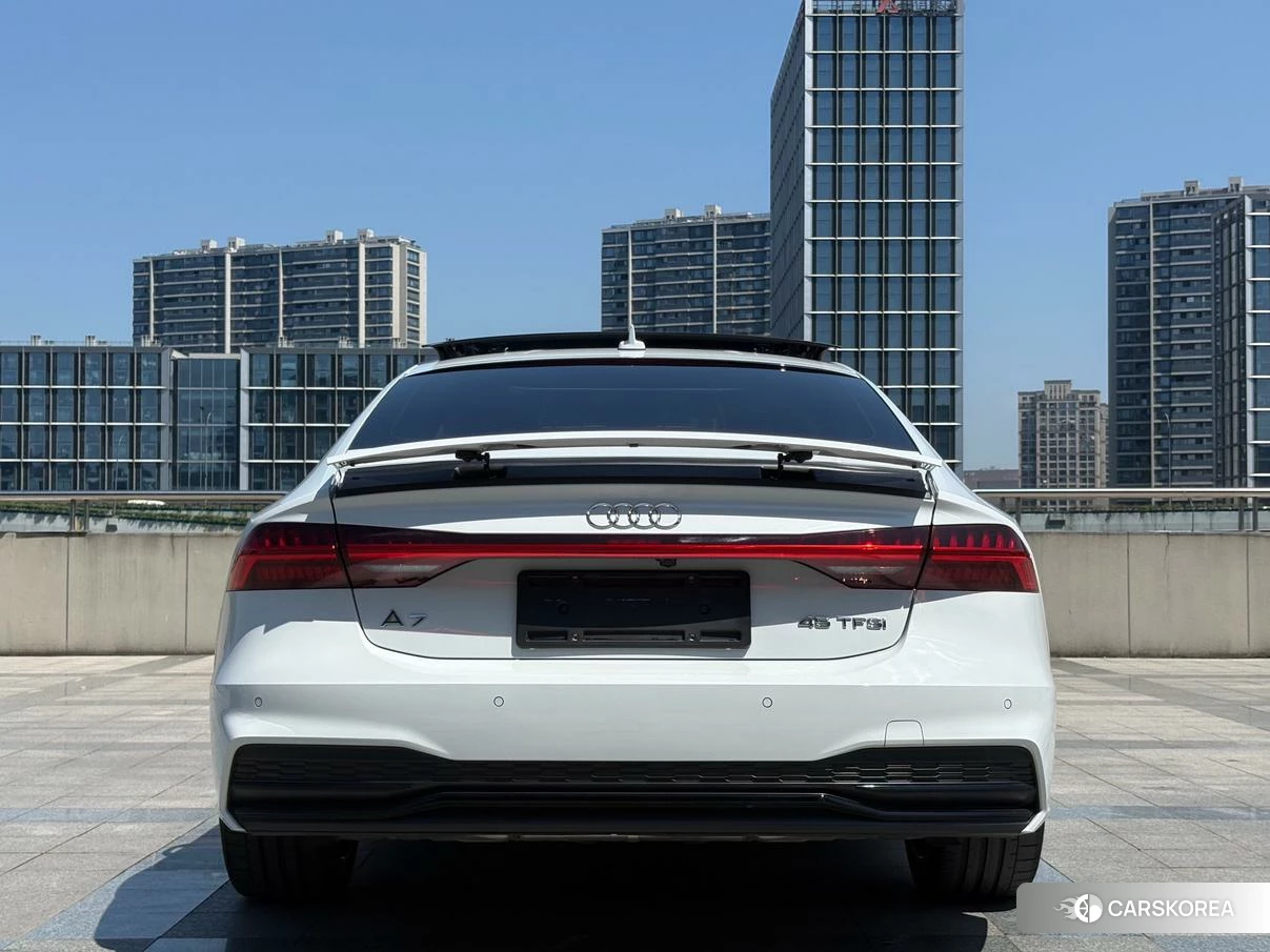 Audi A7 2021 Белый из Китая, фото 3