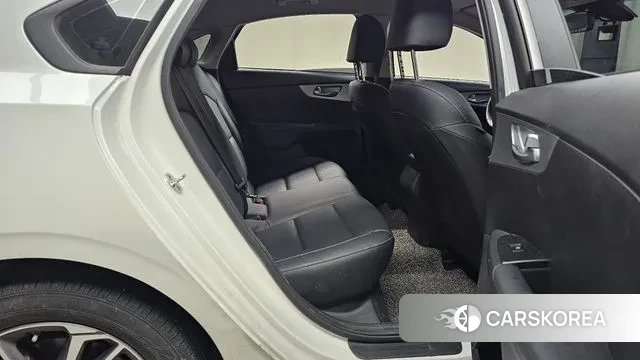 Kia The New K3 2nd generation 2021 Белый из Кореи, фото 3