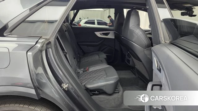 Audi Q8 (4M) 2023 Серый из Кореи, фото 3
