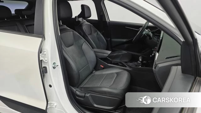 Kia Di Ol Nu Niro 2022 Белый из Кореи, фото 3
