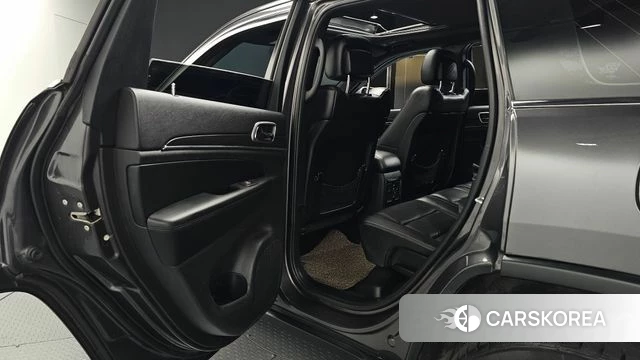 Jeep Grand Cherokee 2018 Серый из Кореи, фото 3