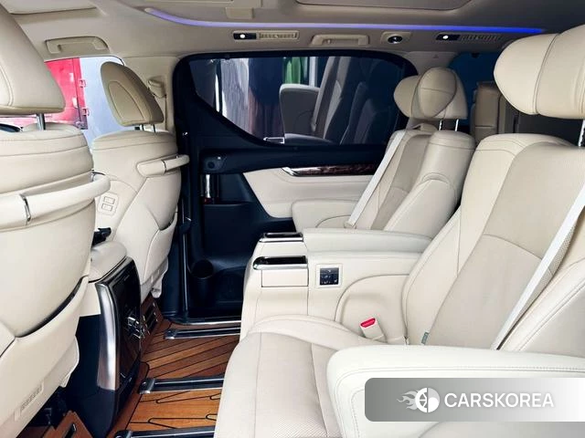 Toyota Elfa 2021 Белый из Китая, фото 3