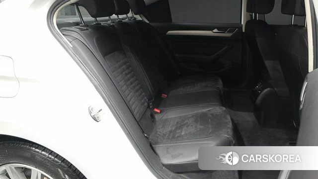 Volkswagen Passat GT (B8) 2018 Белый из Кореи, фото 3
