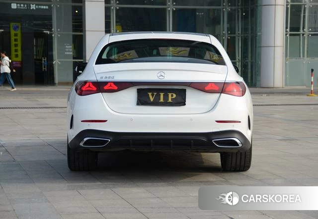 Mercedes-Benz E-class (imported) 2024 Белый из Китая, фото 3