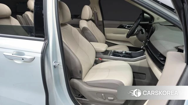 Kia The New Carnival 4th Generation 2024 Светло-серебряный цвет из Кореи, фото 3