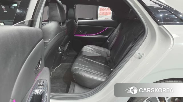 Hyundai Avante (CN7) 2022 Серебристо-серый из Кореи, фото 3