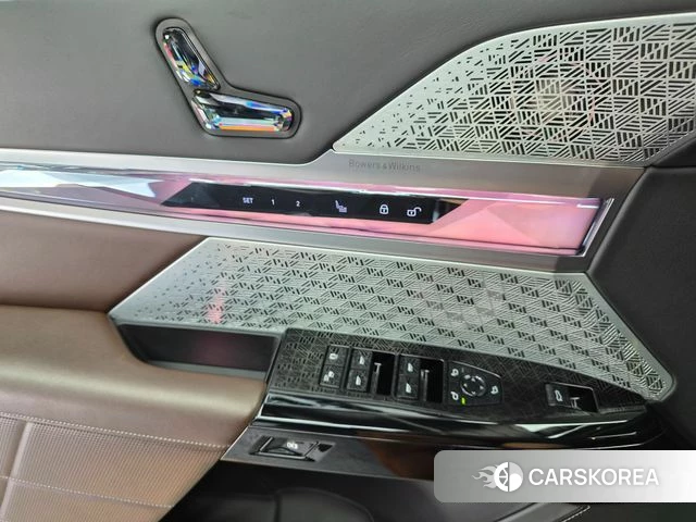 BMW i7 (G70) 2022 Черный из Кореи, фото 3