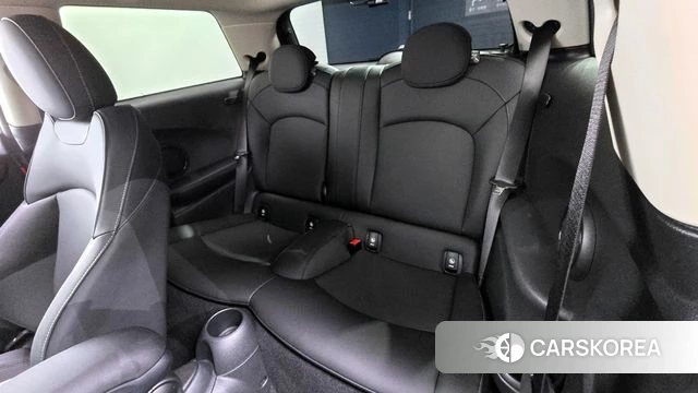 Mini Cooper 2023 Красный из Кореи, фото 3