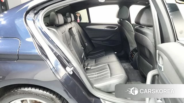 BMW 5 Series (G30) 2018 Черный из Кореи, фото 3