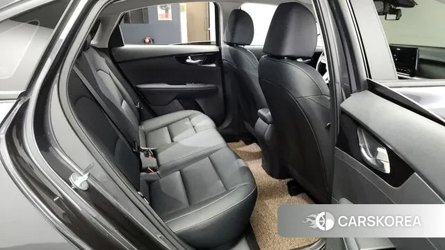 Kia The New K3 2nd generation 2023 Серый из Кореи, фото 3