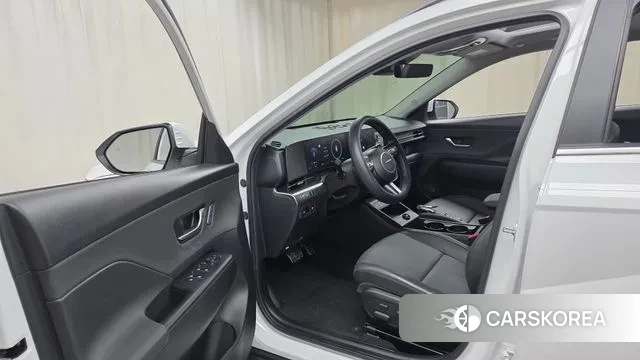 Hyundai Kona (SX2) 2023 Белый из Кореи, фото 3