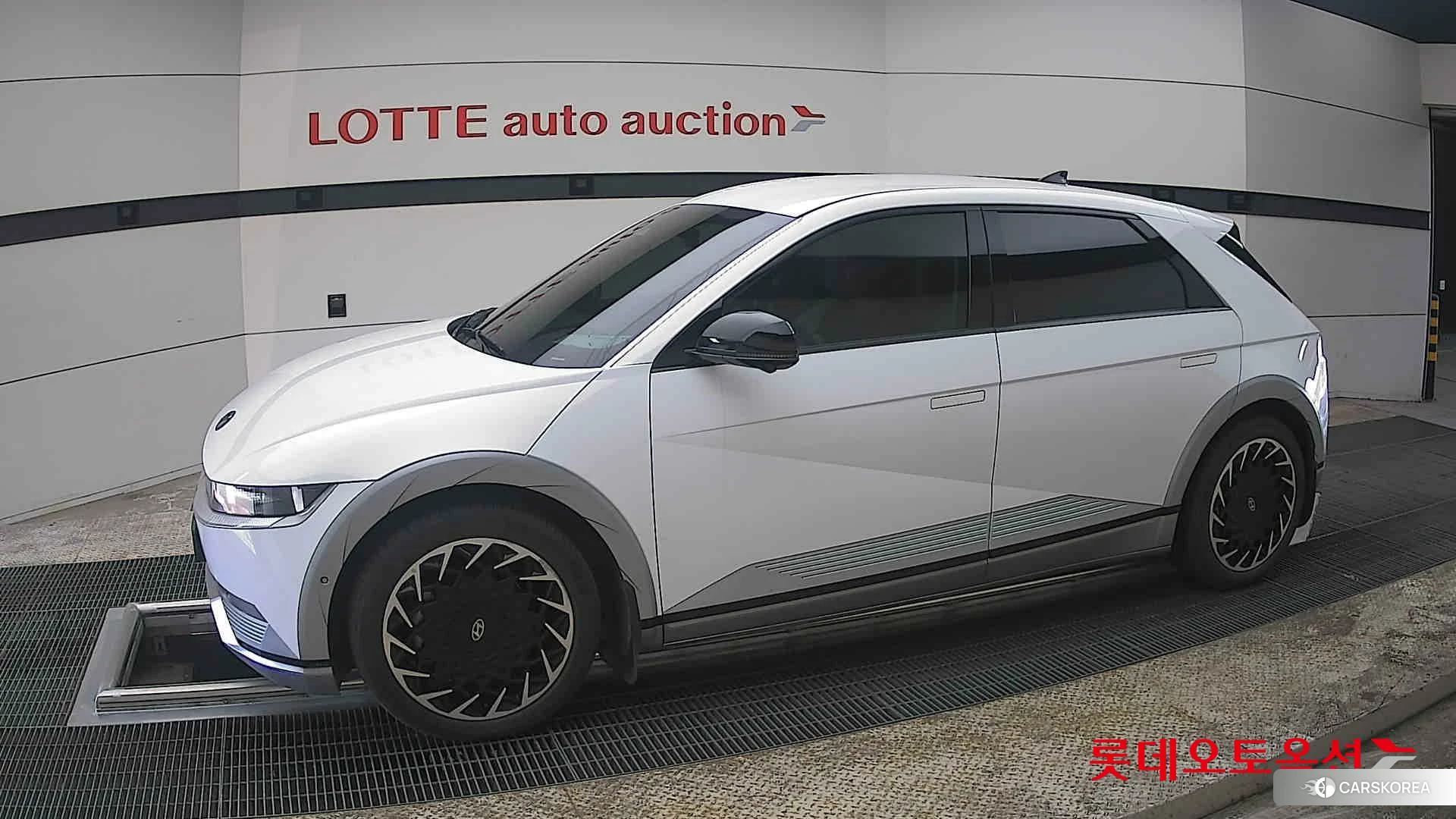 Hyundai IONIQ 5 2022 Atlas White из Кореи, фото 3