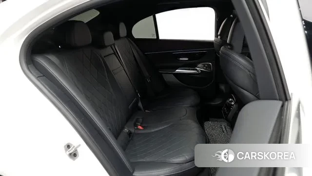 Mercedes-Benz E-Class W214 2024 Белый из Кореи, фото 3