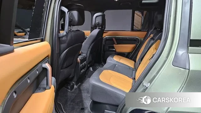 Land Rover Defender (L663) 2024 Зеленый из Кореи, фото 3