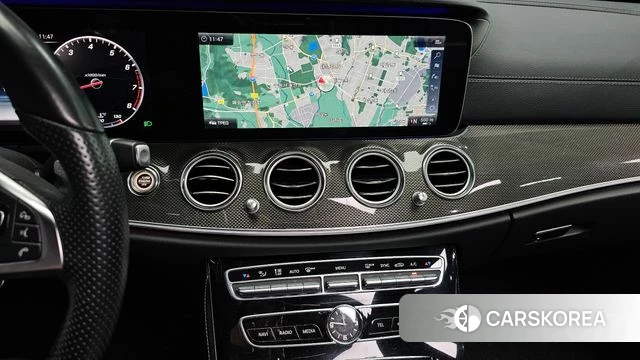Mercedes-Benz E-Class W213 2018 Серебряный из Кореи, фото 3