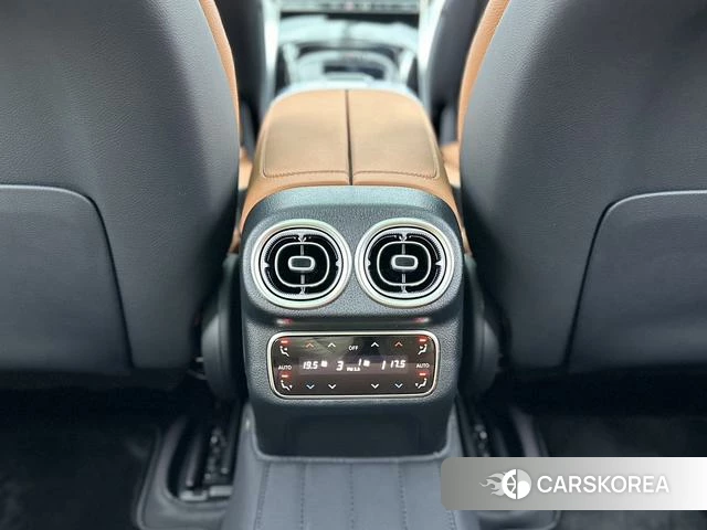 Mercedes-Benz GLC 2024 Черный из Китая, фото 3