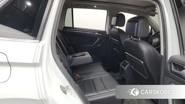 Volkswagen Tiguan second Generation 2019 Белый из Кореи, фото 3