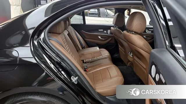 Mercedes-Benz E-Class W213 2020 Черный из Кореи, фото 3