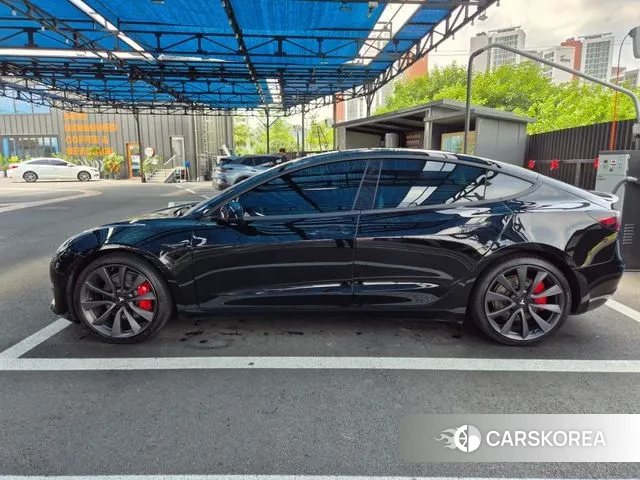 Tesla Model 3 2020 Черный из Кореи, фото 3