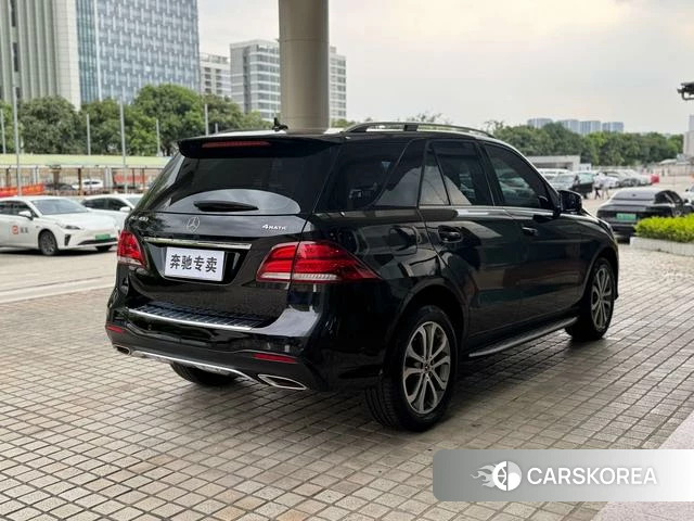 Mercedes-Benz GLE (import) 2018 Черный из Китая, фото 3
