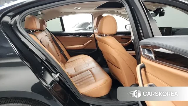 BMW 5 Series (G30) 2018 Черный из Кореи, фото 3