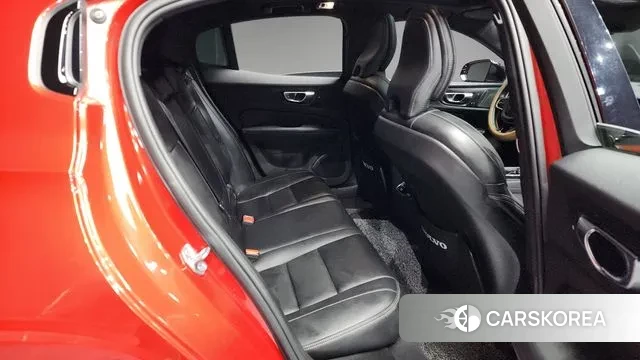 Volvo S60 3rd generation 2022 Красный из Кореи, фото 3