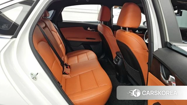 Kia The New K3 2nd generation 2022 Белый из Кореи, фото 3