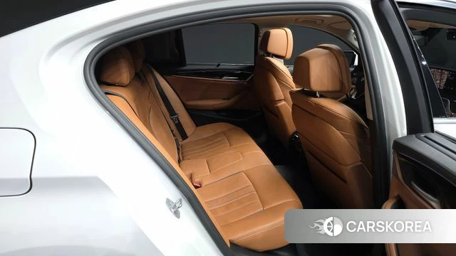 BMW 5 Series (G30) 2022 Белый из Кореи, фото 3