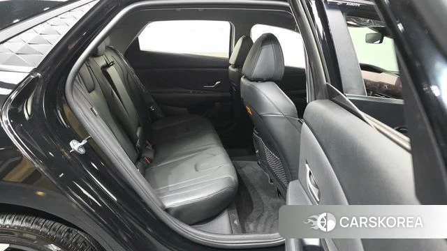 Hyundai The New Avante (CN7) 2023 Черный из Кореи, фото 3