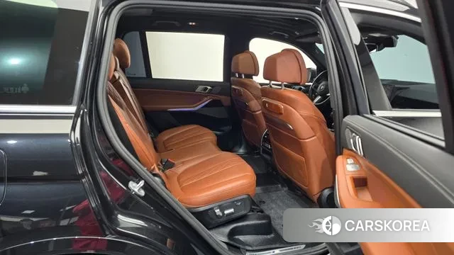 BMW X7 (G07) 2024 Черный из Кореи, фото 3